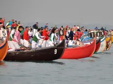 Interpress/M.Tagliapietra Venezia 29.11.2015.- Regata con 50 Caorline. Laguna dietro Saccafisola e Giudecca.