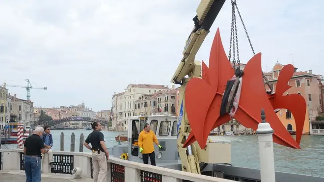 DE ROSSI INTERPRESS VENEZIAQ 02.10.12.-.83 NUOVE OPERE ARRIVANO ALLA COLLEZIONE DELLA FONDAZIONE PEGGY GUGGENHEIM (DONAZIONE COLLEZIONISTA AMERICANA HANNELORE B. SCHULHOF).