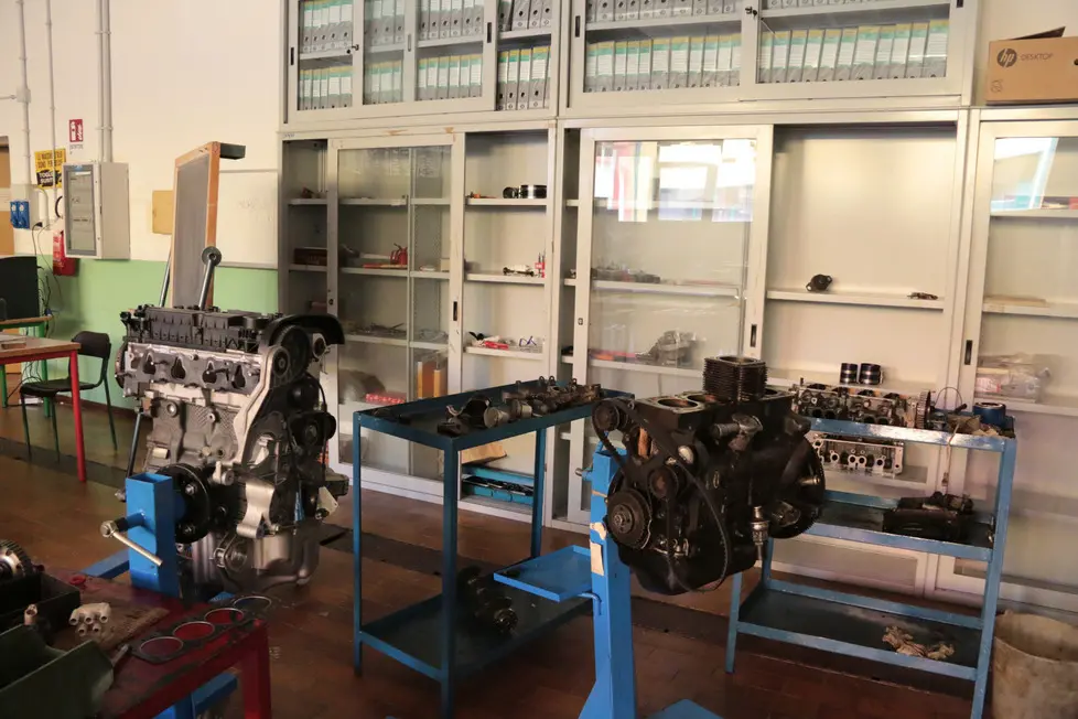 Foto Agenzia Candussi/Baschieri/ Via Asseggiano, Mestre/ Atti di vandalismo nella scuola Edison-Volta
