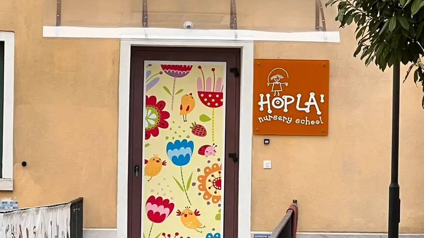 L’ingresso dell’asilo Hoplà Iuhu in via Mariutto a Mirano