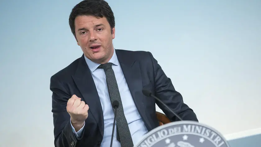 Foto Roberto Monaldo / LaPresse.27-03-2015 Roma .Politica.Palazzo Chigi - Consiglio dei Ministri.Nella foto Matteo Renzi..Photo Roberto Monaldo / LaPresse.27-03-2015 Rome (Italy).Chigi palace - Council of Ministers.In the photo Matteo Renzi.