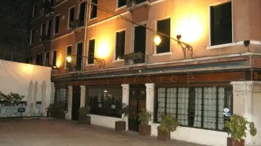 La Taverna La Fenice, dove l’altra sera è avvenuta la tragedia
