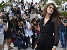 01/09/2015 Venezia, 72 Mostra Internazionale d' Arte Cinematografica. Hotel Excelsior. Nella foto la madrina Elisa Sednaoui in spiaggia tra i fotografi