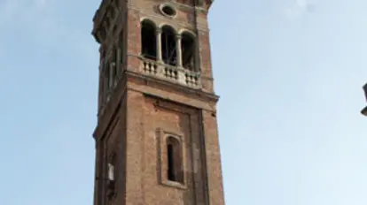 Cavarzere: incendio sul campanile del duomo di San Mauro incendio sul campanile di Cavarzere