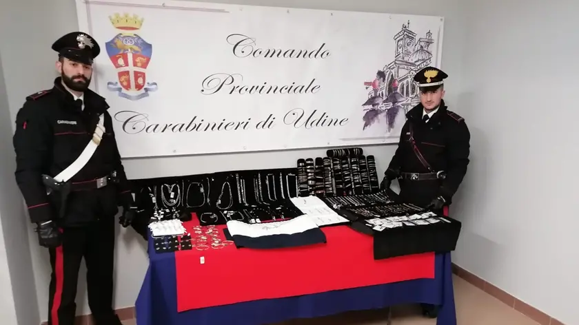 I preziosi recuperati dai carabinieri