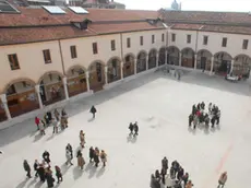 VENEZIA 20060325 INAUGURAZIONE ANNO ACCADEMICO DELLA SCUOLA SUPERIORE ARTISTICA, . in foto il cortile ACCADEMIA BELLE ARTI AL'EX CONVENTO SANSOVINIANO DEGLI INCURABILI (INTERPRESS/InterPress ) Accanto, il direttore della Accademia di Belle Arti di Venezia. A sinistra, il cortile dell'Accademia