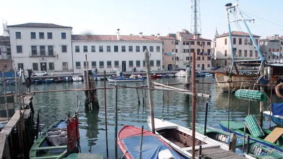Morsego: mph04a Ruggero Donaggio..Chioggia: pontone abusivo? CO.NA.VAR.
