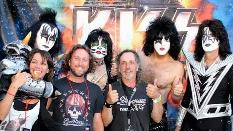 Alex Ruffini in posa con i Kiss