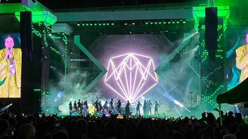 Il gigantesco palco autorizzato per Laura Pausini in piazza San Marco. Ora la conta dei danni per le vibrazioni provocate dalla musica troppo alta