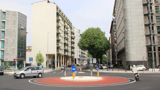 Posa della prima pietra del cantiere nell'area ex ACTV angolo via Torino-Corso del popolo nella foto la rotonda