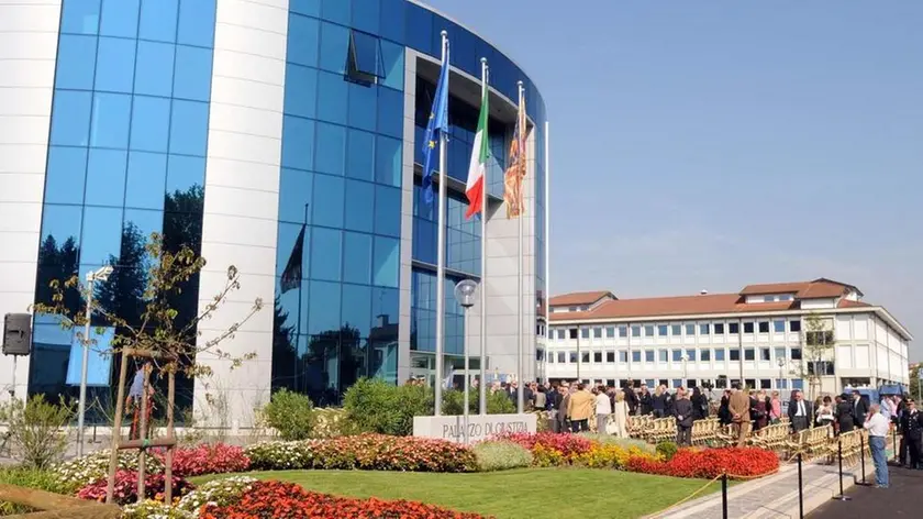 COLUCCI, F GAVAGNIN, SAN DONA' DI PIAVE IL NUOVO PALAZZO DI GIUSTIZIA - Nella foto il nuovo tribunale di San Dona' inaugurato ieri CAGNASSI A PAGINA 29