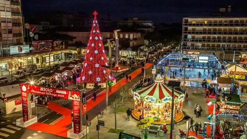 DE POLO - DINO TOMMASELLA - VEDUTA NOTTURNA DELL VILLAGGIO DI NATALE