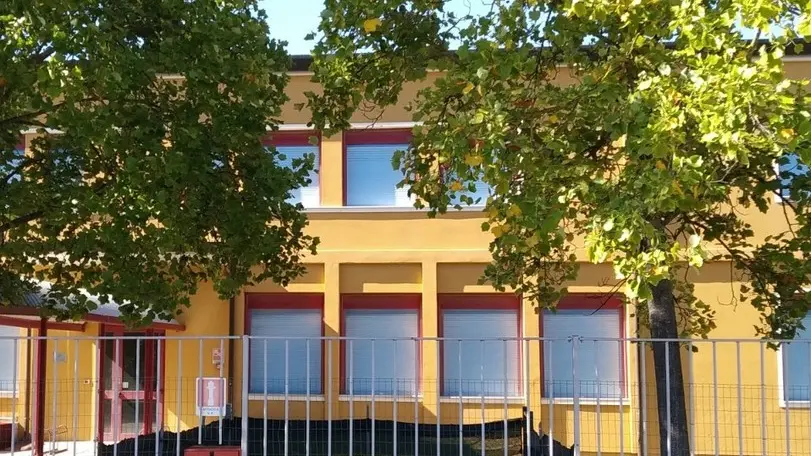 DE POLO - TOMMASELLA - JESOLO - ISTITUTO TECNICO SUPERIORE PER IL TURISMO - LE SEDE DELLA VECCHIA SCUOLA "COLOMBO" DOVE SORGERA' LA NUOVA SCUOLA