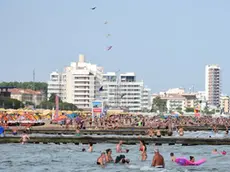 MORSEGO - DINO TOMMASELLA - JESOLO - GENTE SULLA SPIAGGIA