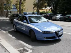 merce contraffatta scoperta dalla polizia e luoghi di ritrovamento via tasso e via aleardi