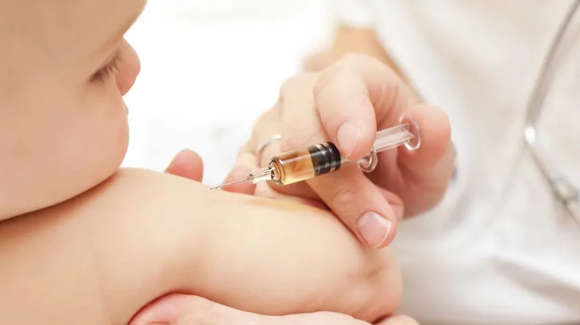 Un bambino sottoposto a Vaccinazione