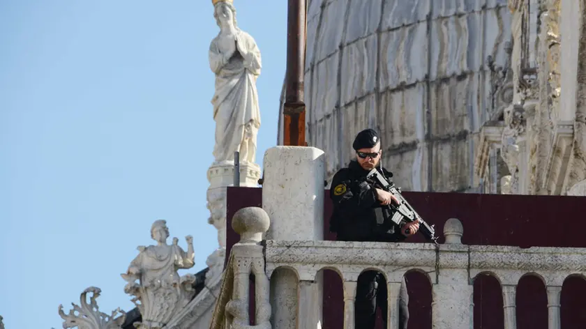 Interpress/M.Tagliapietra Venezia 26.02.2017.- Carnevale. Carabinieri.