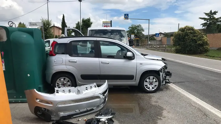L'auto incidentata (foto Candussi)