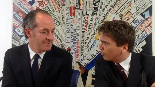 ll presidente della Regione del Veneto, Luca Zaia (L) con il Presidente dell'Associazione della Stampa Estera in Italia, Maarten Van Aalderen (D), durante la conferenza stampa di oggi sul tema dell'indipendenza del Veneto e del Progetto di Legge giacente in Consiglio Regionale sul referendum consultivo in materia, Roma, 19 Marzo 2014. ANSA/ UFFICIO STAMPA/ REGIONE VENETO +++ NO SALES EDITORIAL USE ONLY +++