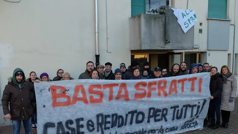 Protesta contro lo sfratto della signora Castaldo e fam. dall'app. di via Zen 33 a Marghera