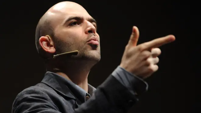 Lo scrittore Roberto Saviano in una foto di archivio del 12 aprile 2011. Due giorni dopo la piu' grande manifestazione mai organizzata da 'Occupy Wall Street', nuovo appuntamento oggi a mezzogiorno a New York. A Zuccotti Park si terra' un'assemblea del movimento, cui interverra' anche lo scrittore Roberto Saviano. ANSA/ PIETRO CROCCHIONI