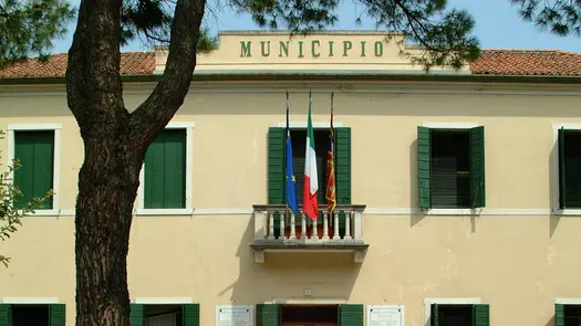 10 AGOSTO 2004..MARTELLAGO (VE)..MUNICIPIO...(c) LIGHT IMAGE STUDIO
