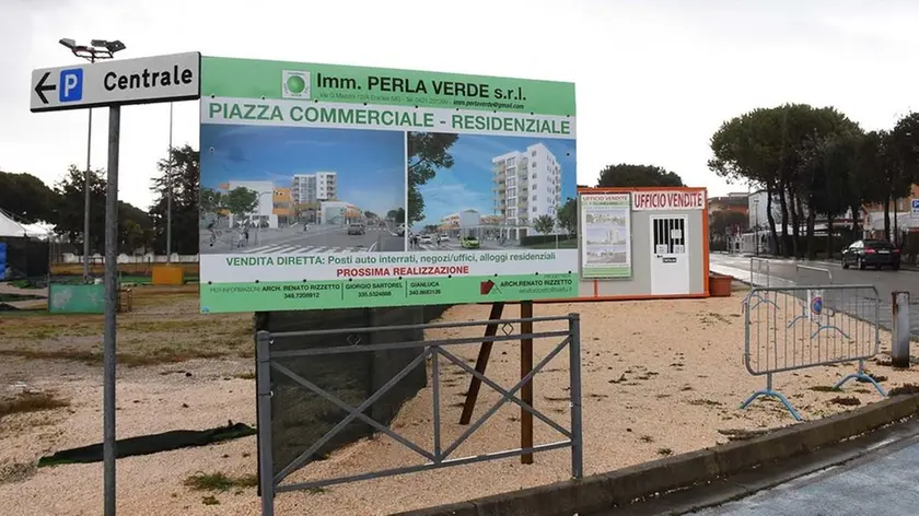 COLUCCI - DINO TOMMASELLA -ERACLEA MARE - FUTURA PIAZZA LIVENZUOLA E RENDERING