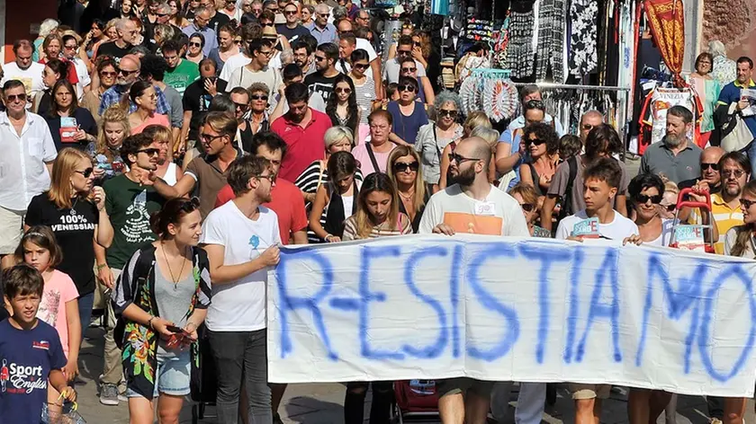 Interpress/Mazzega Venezia, 10.09.2016.-MANIFESTAZIONE "OCIO AE GAMBE CHE GO EL CAREO", ORGANIZZATA DAI RAGAZZI DEL GRUPPO GENERAZIONE '90.