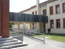 Mirano: passerella scuola dante alighieri