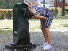 Foto Belen Sivori/LaPresse.06 /07/2015 Torino, Italia.Cronaca.Caldo nella città di Torino.Nella foto: alte temperature..Photo Belen Sivori/LaPresse.06/07/2015 Turin, Italy.News.Hot weather in Torino .In the pic: high temperatures