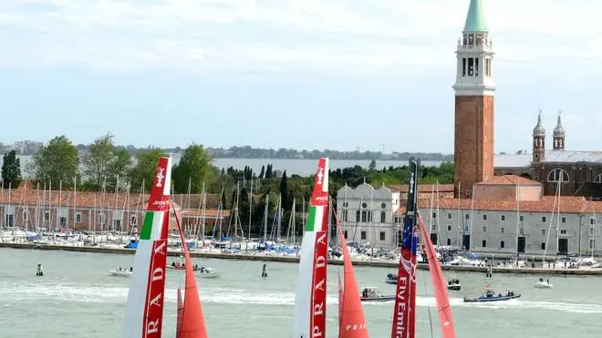 Caiaffa Interpress/M.Tagliapietra Venezia 13.05.2012.- Regata città di Venezia dei catamarani in bacino San Marco.