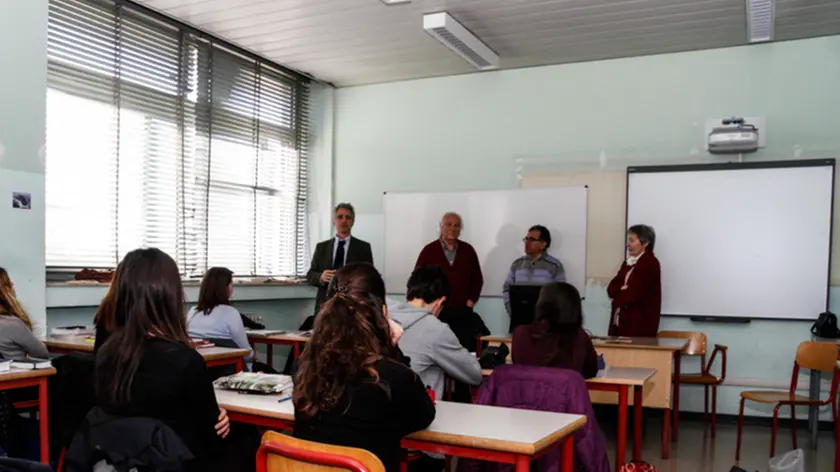 Lezione al liceo Bruno di Mestre a tema Prima Guerra Mondiale e i diari di un combattente, con la pertecipazione del Sig. Paolo De Manincor figlio dell'autore dei diari.