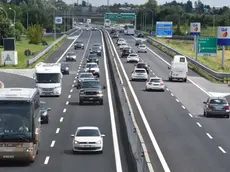 MORSEGO - DINO TOMMASELLA - NOVENTA -TRAFFICO IN AUTOSTRADA NEI PRESSI AREA SOSTA CALSTORTA