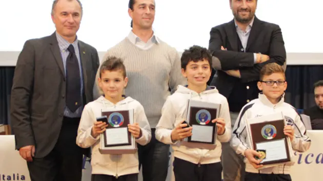 21° festa regionale della ginnastica organizzata dalla federazione ginnastica d'Italia presso la sede della Provincia di Venezia nella foto premiaz. sezione maschile - campionato di categoria allievi 1° livello - 1° Elia Zecchinato, 2° Riccardo Zorzan, 3° Luca Zanetti