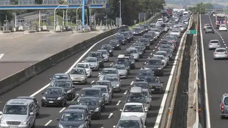 Traffico da bollino rosso (foto d'archivio)