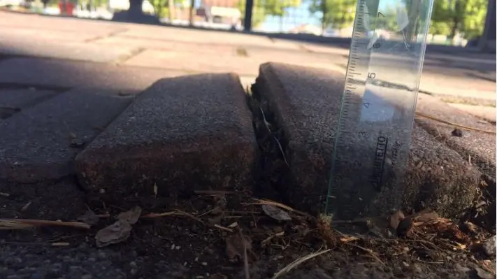 Caduta sul marciapiede, a Jesolo risarcita con 100 mila euro