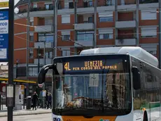 Agenzia Candussi. Pendolari a Piazzale Cialdini, Mestre.