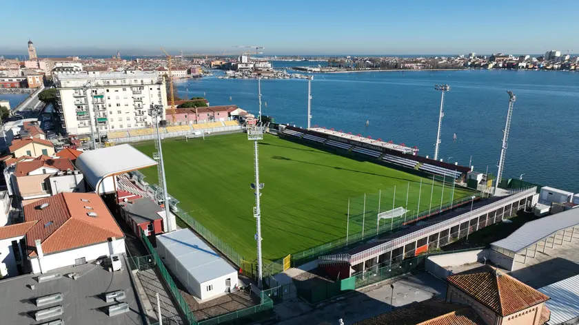 Lo stadio Ballarin rimesso a nuovo (foto Pòrcile)