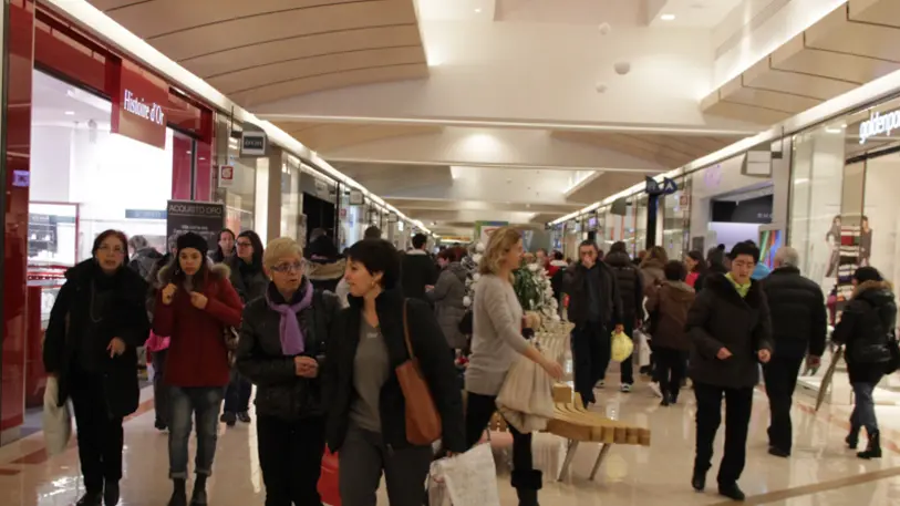 Sabato 4 gennaio 2014 inizio saldi invernali nel centro comm.le Auchan di Mestre