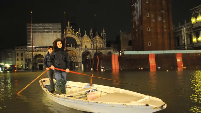Francica Interpress Venezia, 24.12.2010.- Acqua alta eccezzionale, nella foto Piazza San Marco.- Acqua alta eccezzionale