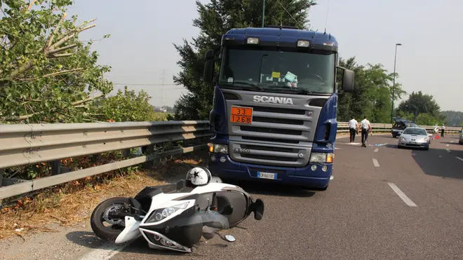 Incidente sulla rotonda all'imbocco della Romea all'altezza del Metro di Marghera