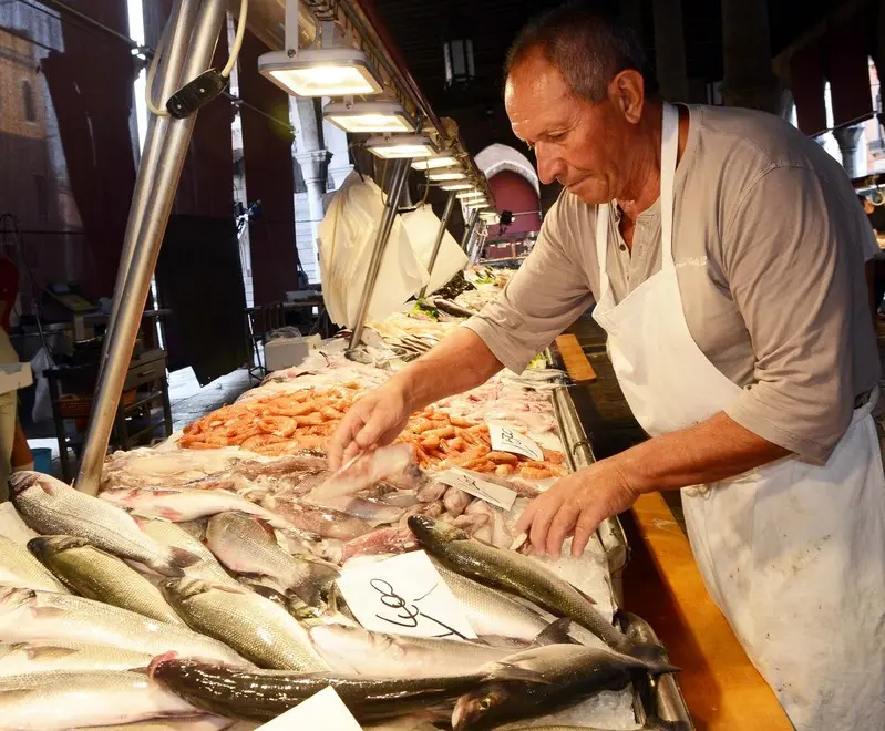 Nino Zane, storico pescivendolo del Mercato del Pesce