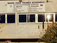 VEDUTE ISTITUTO FOSCARI IN VIA PERTINI A MESTRE.