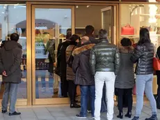NOVENTA - DINO TOMMASELLA - COLUCCI - SECONDO GIORNO DI SALDI ALL'OUTLET