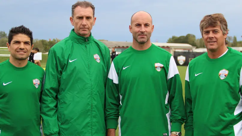 Primo allenamento del Venezia Calcio con l'allenatore Serena al campo del Taliercio - nella foto lo Staff con l'allenatore