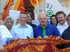 Interpress/Mazzega Pellicanii Venezia, 02.08.2014.- Manifestazione Lega Nord- Liga Veneta dall'Accademia alla Prefettura.- Nella foto al centro Flavio Tosi, Daniele Stival e Giovanni Giusto.-