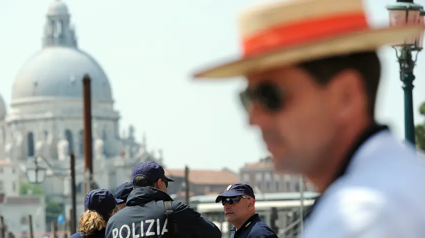 il ladro è stato segnalato alla polizia dai gondolieri
