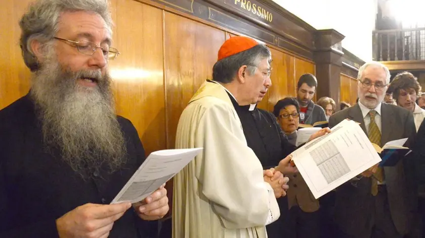 INTERPRESS/GF.TAGLIAPIETRA. IL PATRIARCA DI VENEZIA FRANCESCO MORAVIA PREDICA LA MESSA NELLA CHIESA VALDESE. NELLA FOTO CON DON MARCO SCARPA
