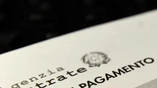 La pagina del modello F24 alla voce Imu, Roma, 18 aprile 2012 ANSA/FRANCO SILVI
