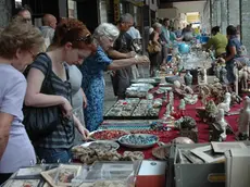 MESTRE: MERCATINO CORSO DEL POPOLO: 3/9/11 LIGHT IMAGE mercatino - chiamate scuola